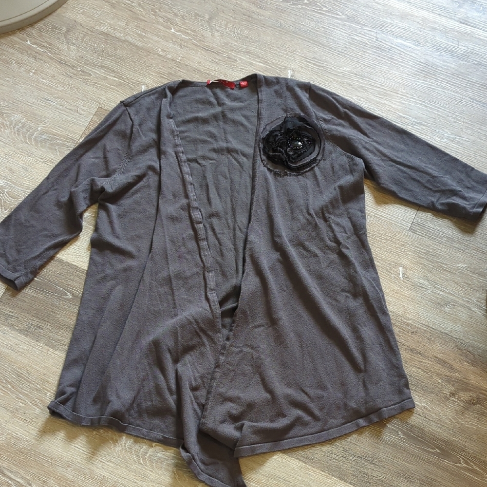 Gray Open Front Cardigan with Black Floral Accent
